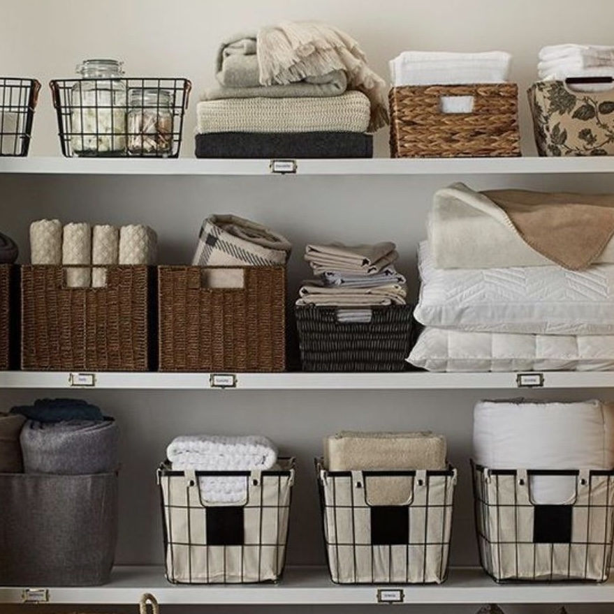 Palabras clave relacionadas con organizar en un entorno de hogar ordenado